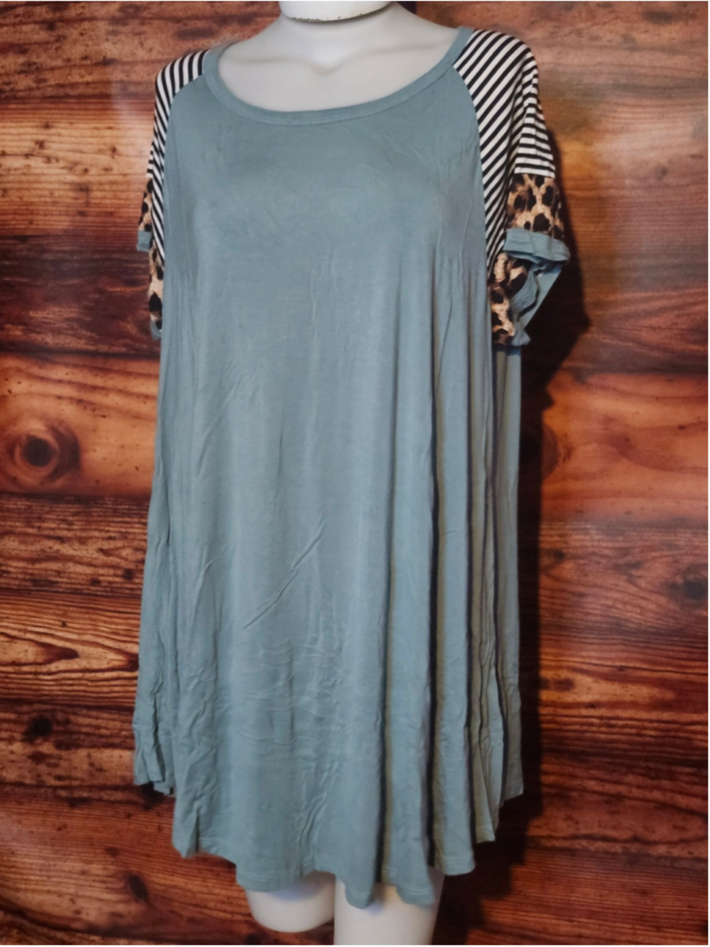 Women's Larace Plus Size 3X Blue Short Sleeve Tee with Striped Leopard Sleeves